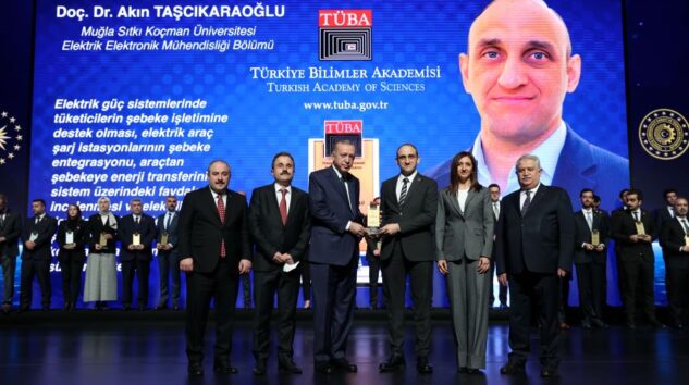MSKÜ’lü Akademisyen “TÜBA Bilim Ödülü”nü Cumhurbaşkanı Erdoğan’dan Aldı