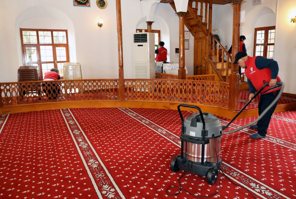 Menteşe’de Camilere Ramazan Temizliği