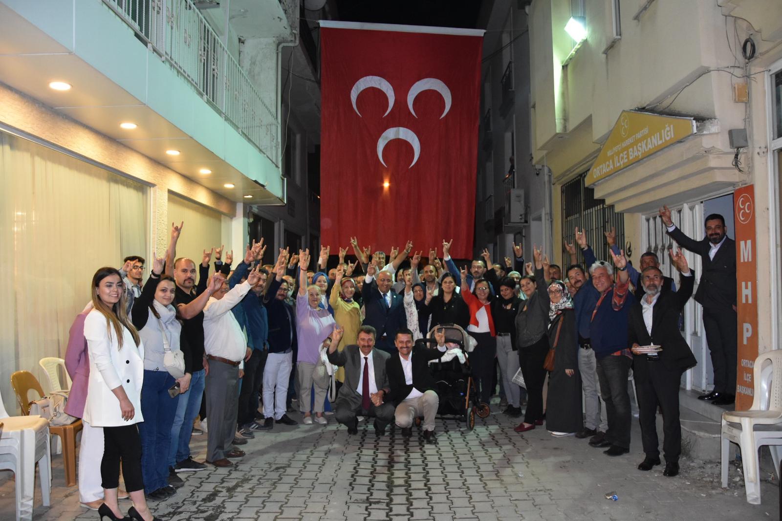 CHP, İYİ Parti’den istifa edip MHP’ye katıldılar