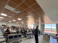 ÜNLÜ ŞEF ÜNİVERSİTE ÖĞRENCİLERİYLE BULUŞTU