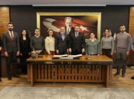 MGC  DEN GAZETECİLERE KORUMA KALKANI