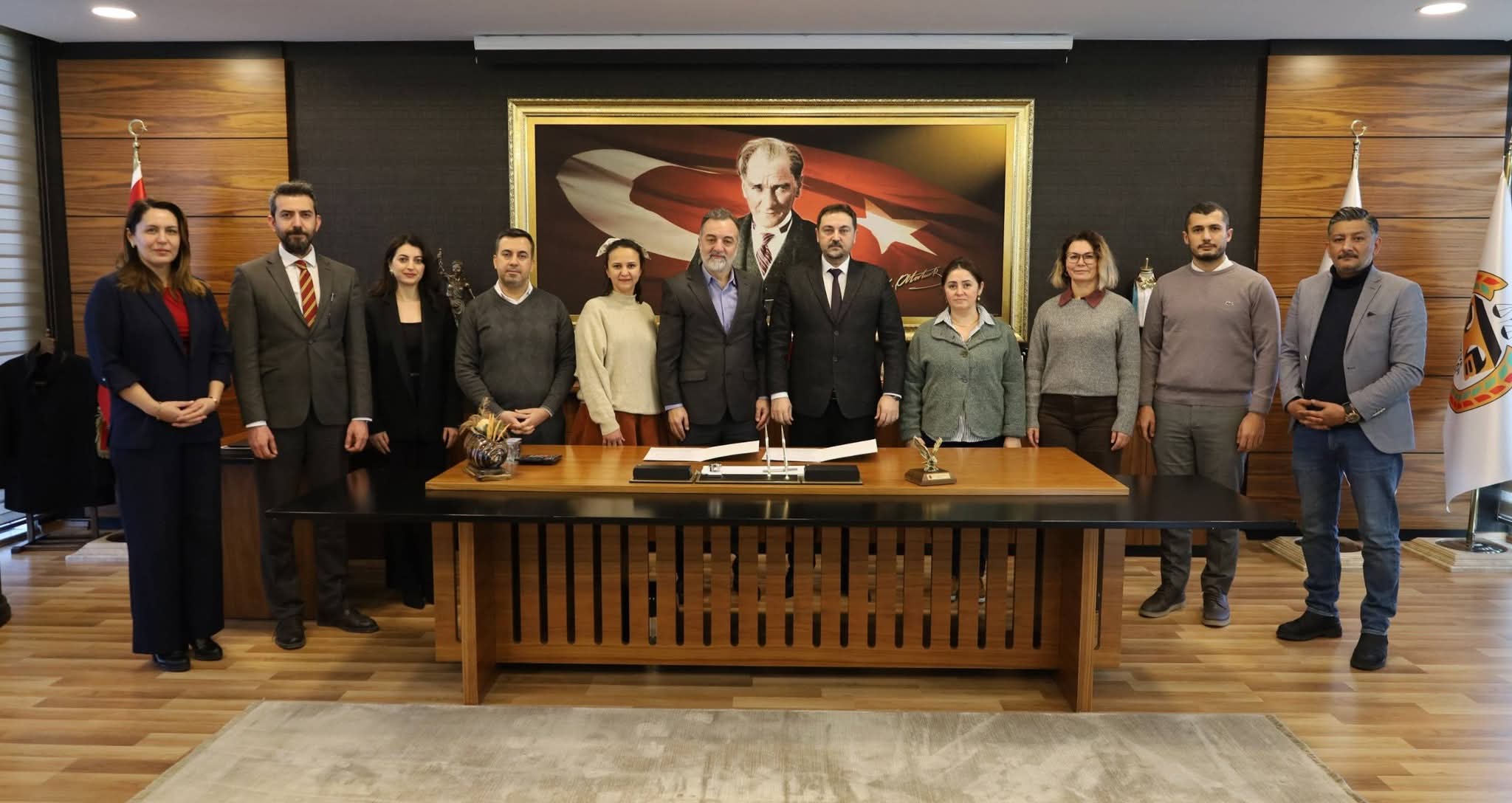 MGC  DEN GAZETECİLERE KORUMA KALKANI