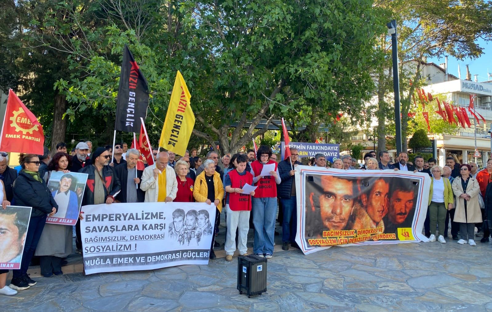 MENTEŞE’DE ÜÇ FİDAN 54.YILINDA ANILDI