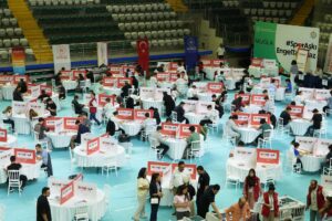 MUĞLA ATATÜRK STADYUMU’NUN YENİLENME ATLETİZM PİSTİ HALKİN KULLANİMİNA AÇILIYOR